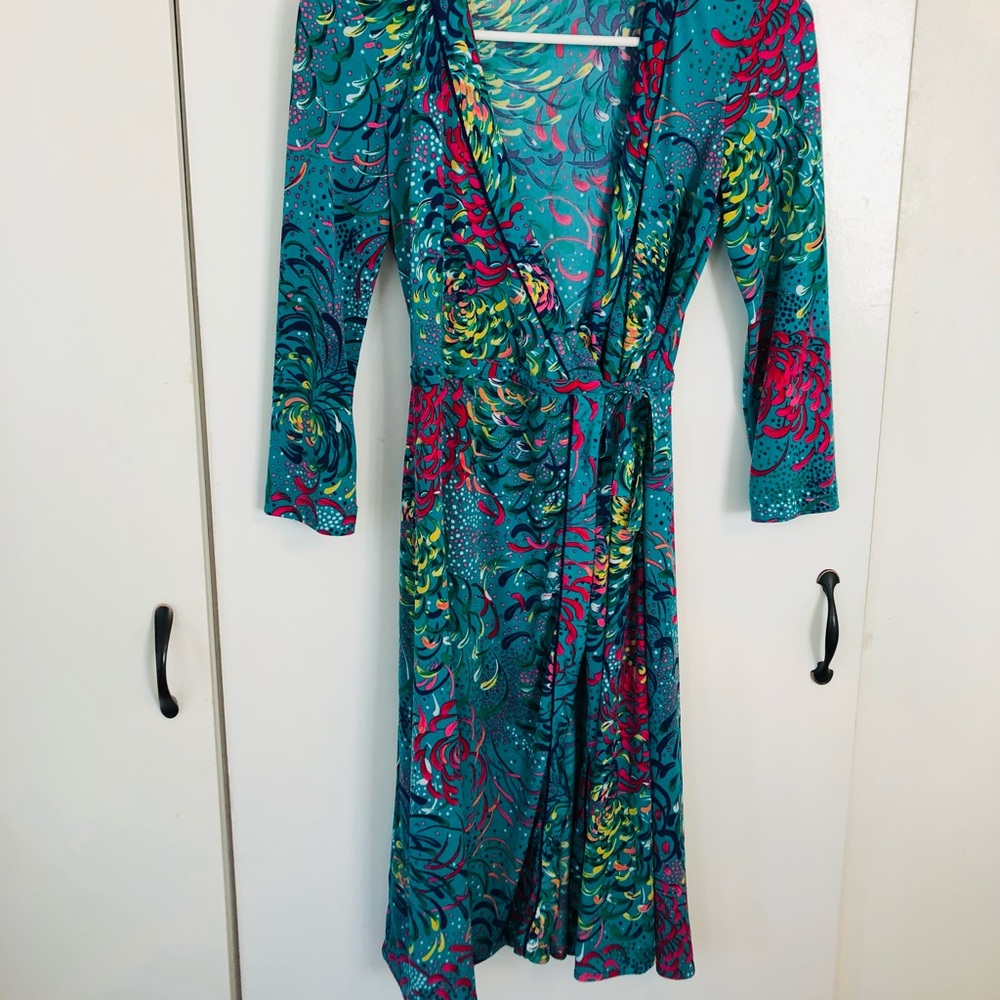 BCBG colorful poly/spandex wrap dress 3/4 sleeve
